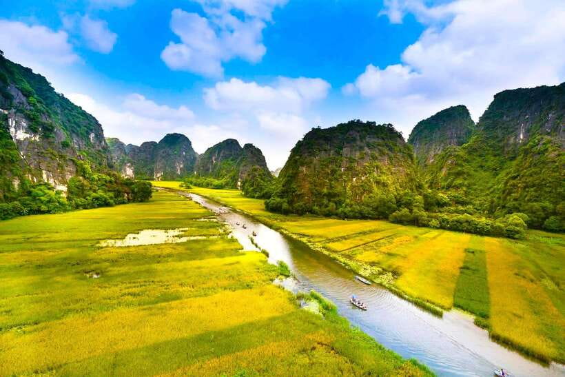 Hanoi: Ninh Binh, Tam Coc, Mua Cave & Hoa Lu with cycling - Tam Coc by river boat