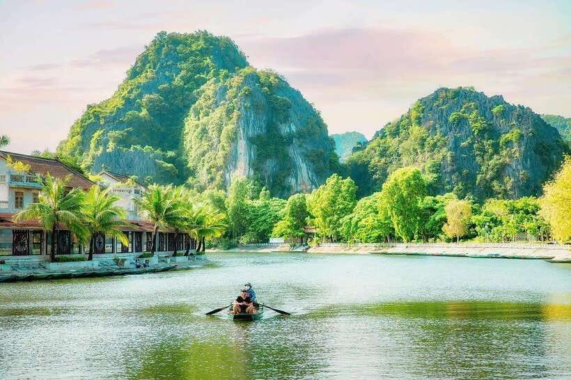 Hanoi: Ninh Binh, Tam Coc, Mua Cave & Hoa Lu with cycling - Guides, timing, and group rhythm