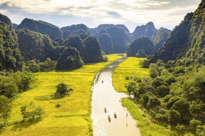 Hanoi: Ninh Binh, Tam Coc, Mua Cave & Hoa Lu with cycling - Leaving Hanoi between 7 and 8 am