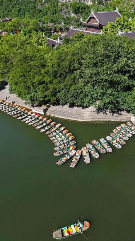 Hanoi:Ninh Binh-Trang An-Mua Cave-Hoa Lu&Cycling BEST SELLER - The Trang An boat ride through caves