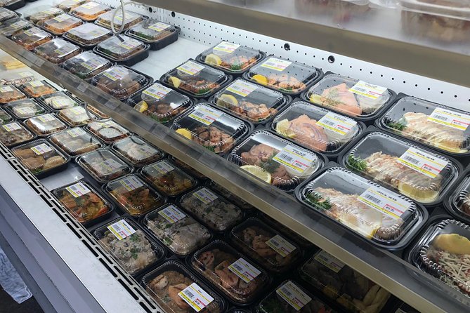 Hawaiian Food Tour by Bike in Oahu - Food stops around Diamond Head and Kapahulu