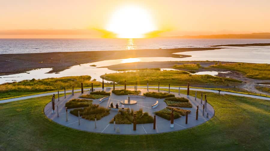 Hawke's Bay: Self Guided Coast to Vineyards Cycle Tour - From Napier’s Marine Parade to Cape Kidnappers views