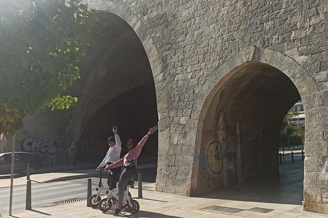 Heraklion: E-Bike Food Tour – Discover the Flavors of Crete - Stop 4: Cretan dishes near the Historical Museum