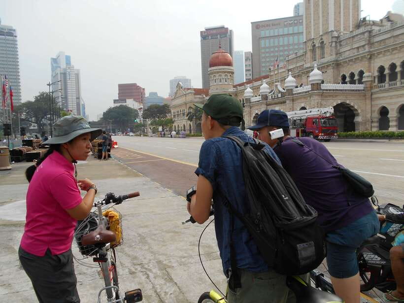 Hidden Kuala Lumpur: 4-Hour Bike Tour - Hainanese coffee, markets, and the food between the sights
