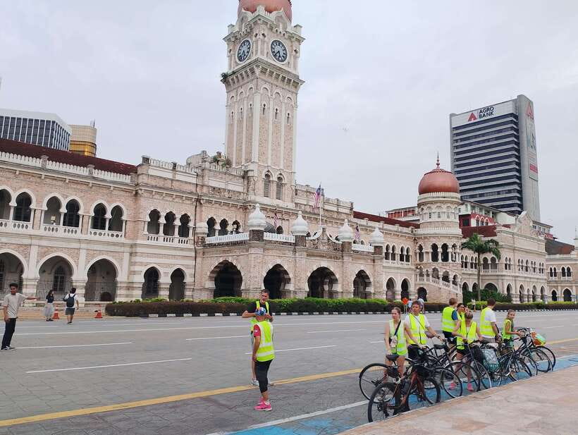 Hidden Kuala Lumpur: 4-Hour Bike Tour - From old lanes to KLCC architecture