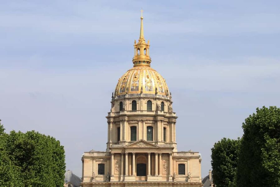 Highlights of Paris Bike Tour in English or Dutch - Reaching the Eiffel Tower by bike