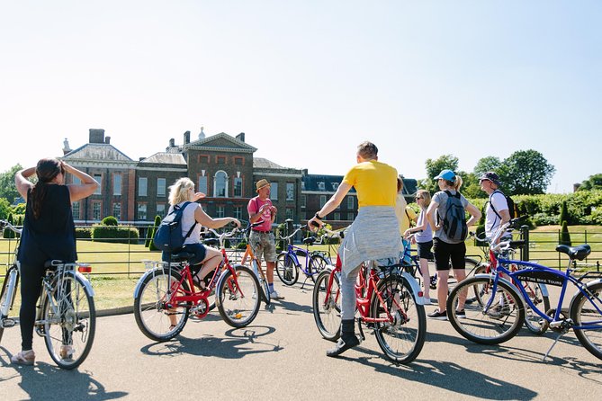 Highlights of Royal London Bike Tour including Hyde Park - Guides, stories, and the pace of the ride