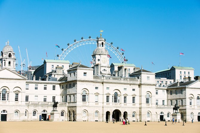 Highlights of Royal London Bike Tour including Hyde Park - Trafalgar Square and Nelson’s Column