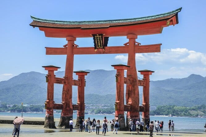 Hiroshima and Miyajima by Bike and Boat - Who will enjoy this day most