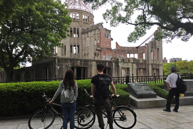Hiroshima in a Nutshell: Morning Bike Adventure - Hiroshima Castle: a change of mood