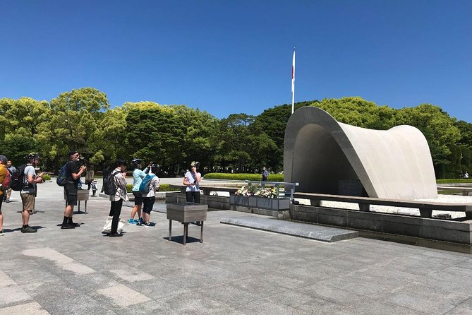 Hiroshima in a Nutshell: Morning Bike Adventure - Shukkei-en Garden: the calm final stop