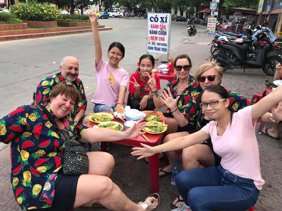 Hoi An: Bike Tour to Countryside and Food Tour - Guides, stories, and the value of a small group