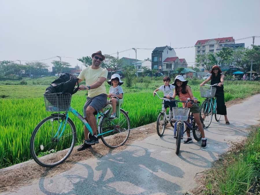 Hoi An: Countryside by Cycling, Buffalo Riding & Do Farming - Getting your hands dirty in the rice field