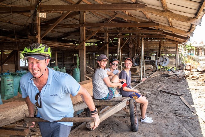 Hoi An Morning Countryside Tour by Bike - Duy Vinh and the family rice distillery