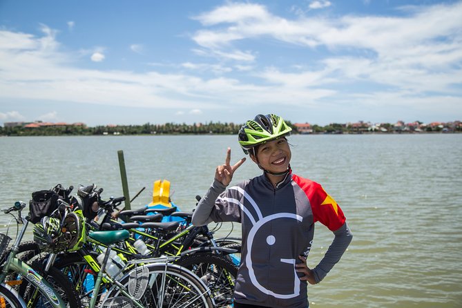 Hoi An: Morning Countryside Tour by Bike - Cẩm Kim: rice fields, canals, and family kitchens