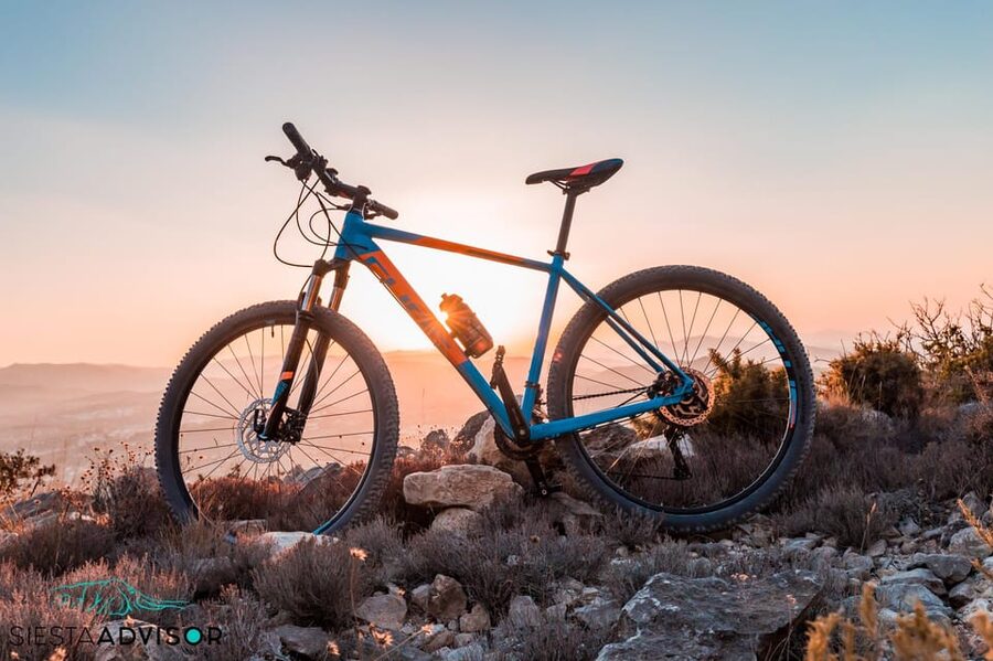 Jávea: Electric Bike Adventure to Local Coastal Treasures - Cala Blanca: an easy first look at the coast
