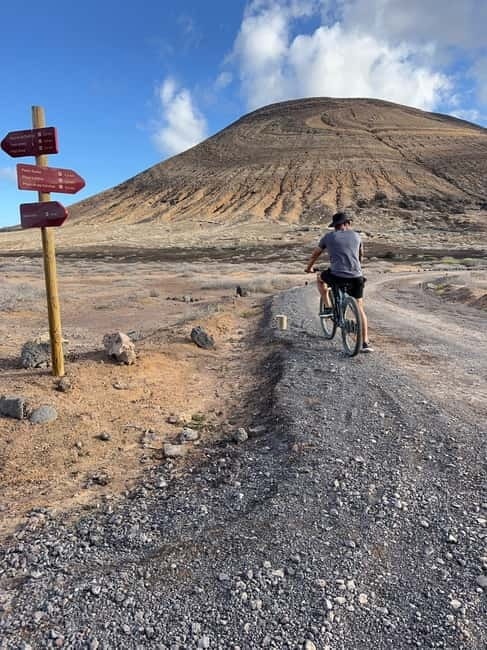 LA GRACIOSA: Bike rental MOUNTAIN BIKES - What is included, and what is not