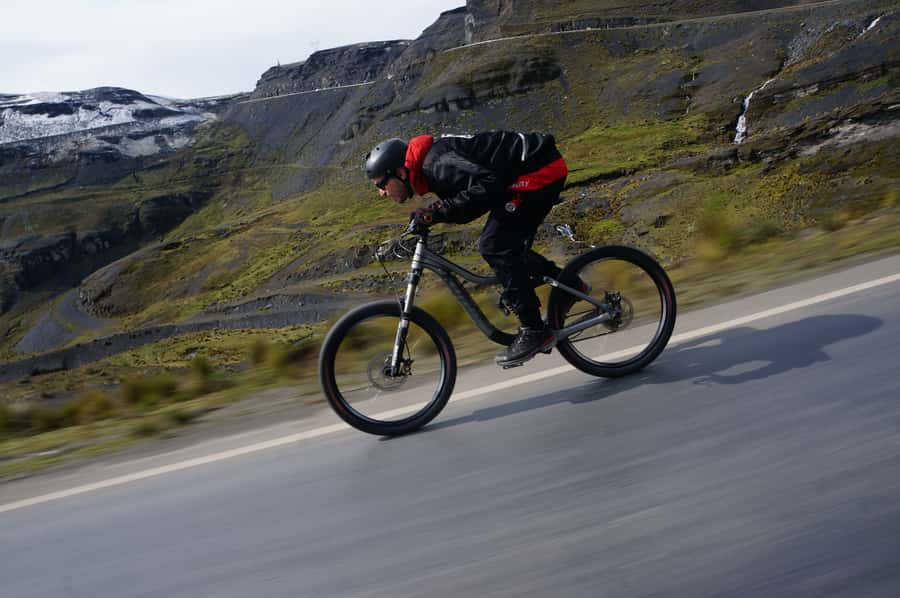 La Paz: Mountain Bike Down the World's Most Dangerous Road - How safe does Death Road feel?