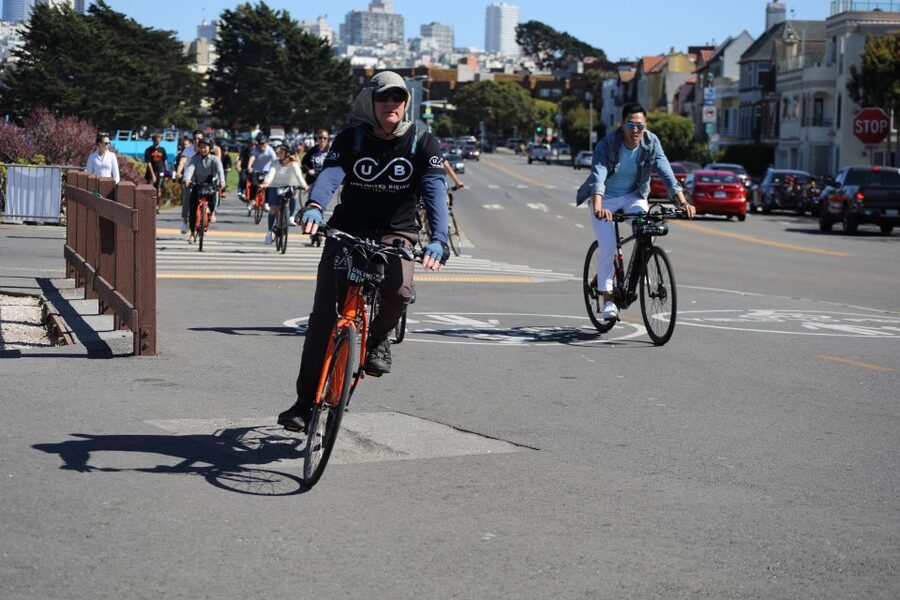 LA: Santa Monica & Venice Beach Guided Bike or eBike Tour - Santa Monica Pier and the first photo stop