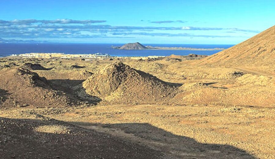Lanzarote: Advanced 5-Hour Fuerteventura E-Bike Tour - El Cotillo’s surfer beach and calm lagoon