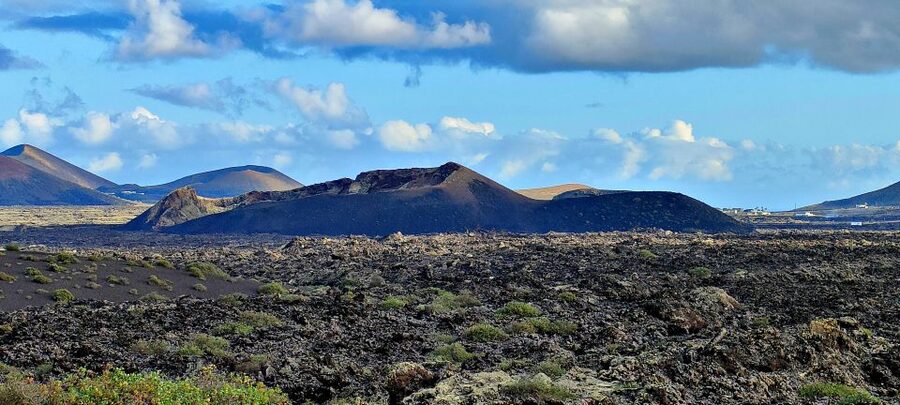 Lanzarote E-Bike Tour: Volcano Craters & Scenic Vineyards - Timing, weather, and the effort involved