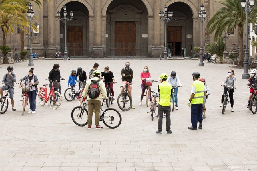 Las Palmas de Gran Canaria: Guided City Tour by Bike - From the port toward the oldest quarters