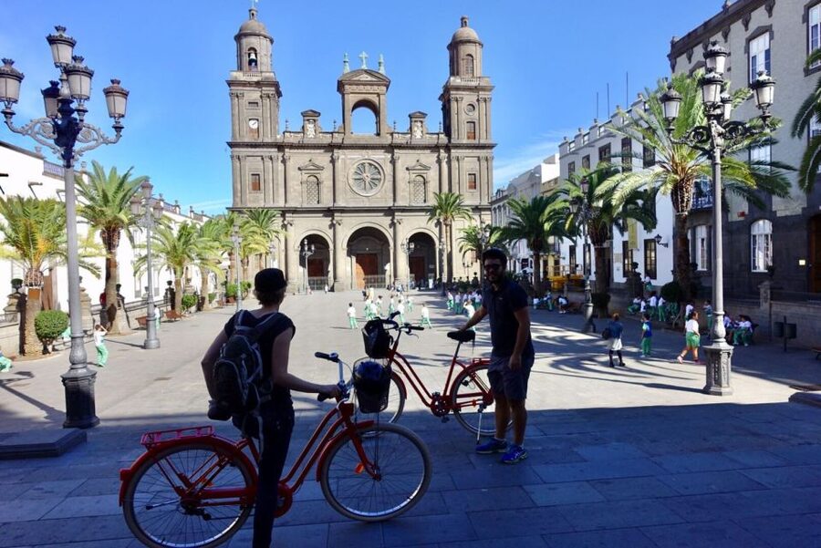 Las Palmas de Gran Canaria: Guided City Tour by Bike - Triana’s pedestrian streets and old buildings
