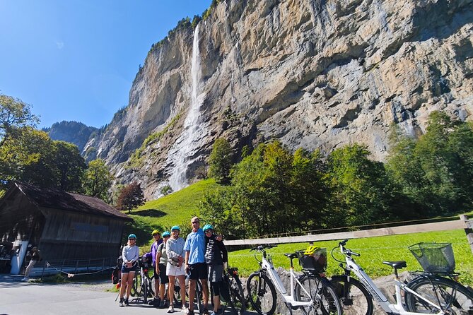 Lauterbrunnen Valley Waterfalls E-bike Tour with Swiss Picnic - From Interlaken to the Valley of 72 Waterfalls