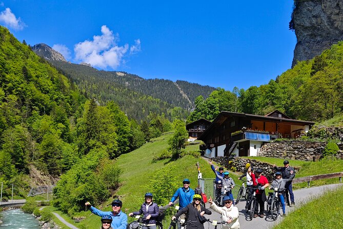 Lauterbrunnen Valley Waterfalls E-bike Tour with Swiss Picnic - What the Guides Add to the Day
