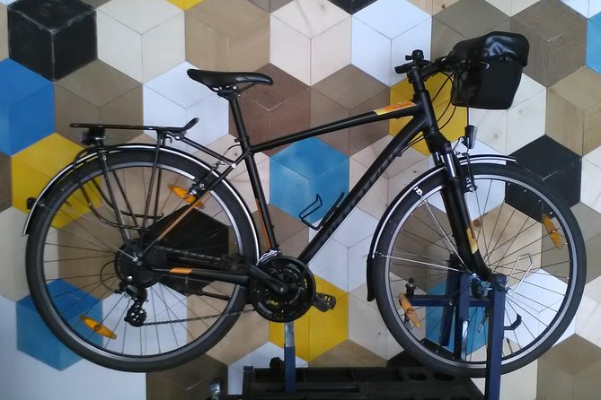 Lecce Bike Rental - What the included equipment means on the road