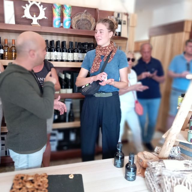 Lecce: Guided Tour & Wine Tasting by Bike - Santa Croce and Lecce’s most theatrical Baroque