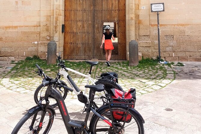 Lecce to Galatina E-Bike: Olive Mill & Wine Tasting + Taxi back - Sternatia and the underground olive mill