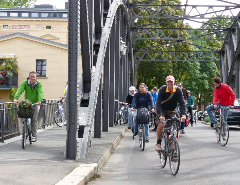 Leipzig: 3-Hour Guided Bike Tour - City parks and quiet green paths