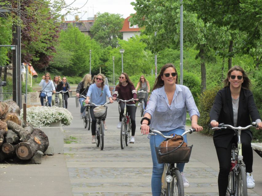 Leipzig: 3-Hour Guided Bike Tour - Plagwitz and Schleußig: Leipzig beyond the center