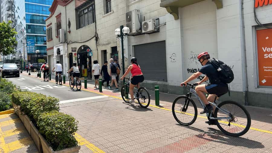 Lima: Sightseeing Bike Tour with Food and Drink Tastings - Key points to know before booking