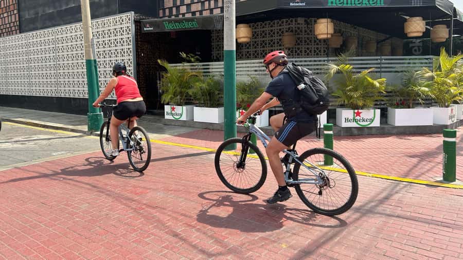 Lima: Sightseeing Bike Tour with Food and Drink Tastings - BuenaVista Cafe adds chicha morada and empanadas