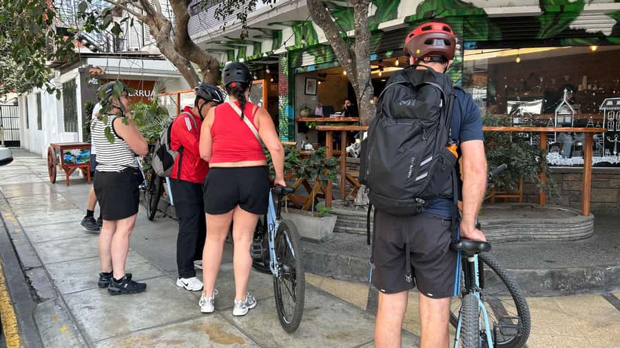 Lima: Sightseeing Bike Tour with Food and Drink Tastings - Barranco turns the route toward art and old Lima character