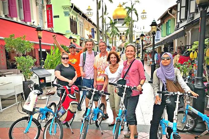 Lion City Bike Tour of Singapore - Chinatown, with a drink break