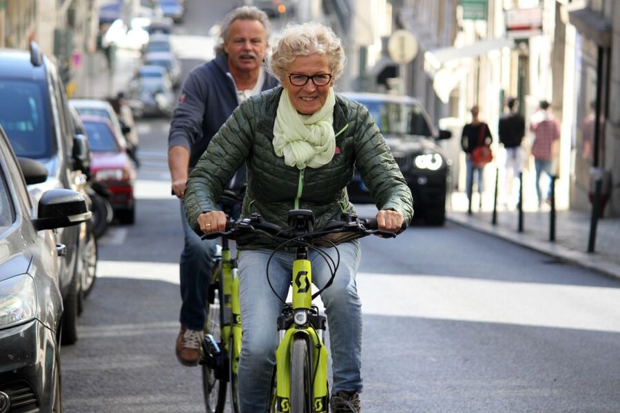 Lisbon: 3-Hour Tour by E-Bike - Guides, languages, and the human side of the ride