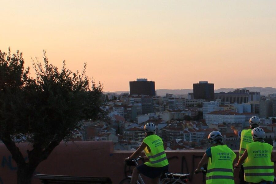 Lisbon: 7 Hills Half-Day Electric Bike Tour - Vila Berta, Palácio Belmonte, and the smaller streets