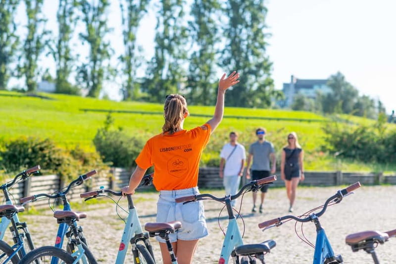 Lisbon: Bike Tour from Lisbon to Belém + Liquor & Pastry - What you get for $46