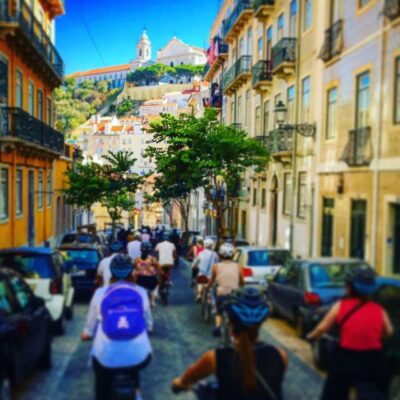 City Highlights and Viewpoints E-Bike Tour