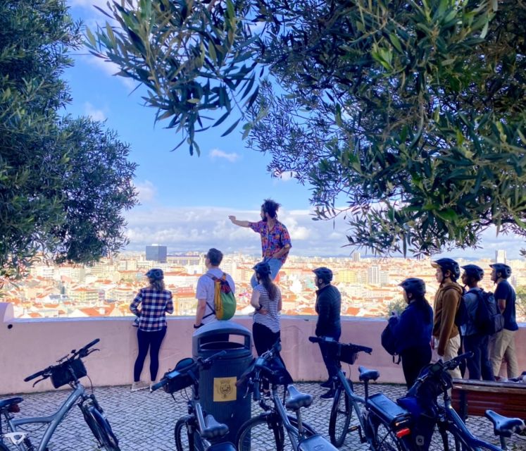Lisbon: City Highlights and Viewpoints E-Bike Tour - Guides, safety, and the feel of the ride