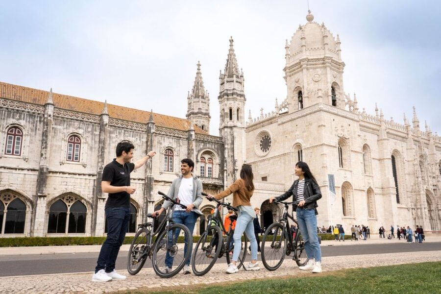 Lisbon: Guided Bike Tour, Helicopter Flight, and Boat Trip - Who will enjoy this fast-moving format