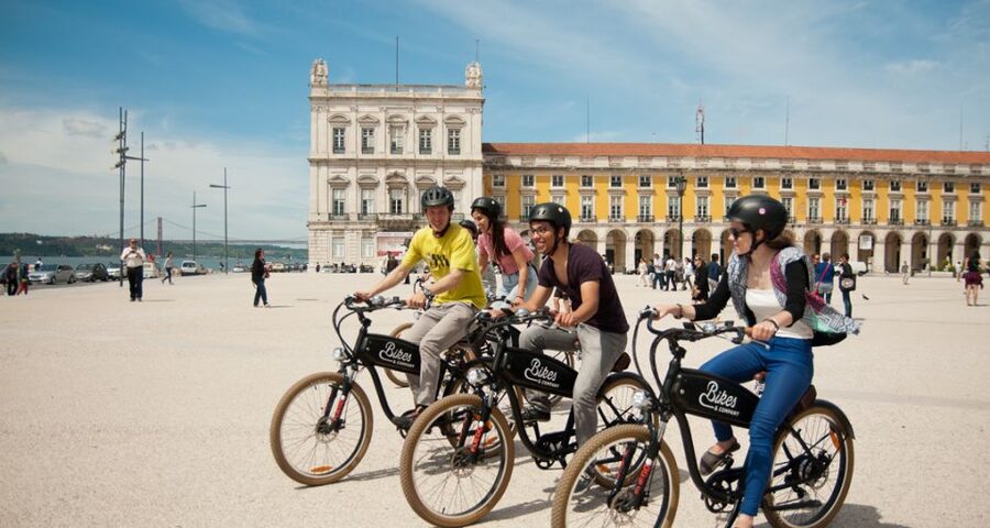 Lisbon: Hills, Alfama, and Mouraria Tour by Electric Bike - Why an e-bike makes sense on Lisbon’s seven hills