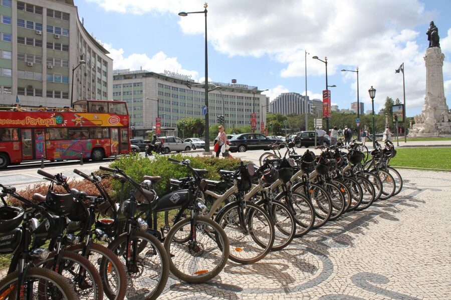 Lisbon: Hills, Alfama, and Mouraria Tour by Electric Bike - The Sé Cathedral and Lisbon’s oldest church story
