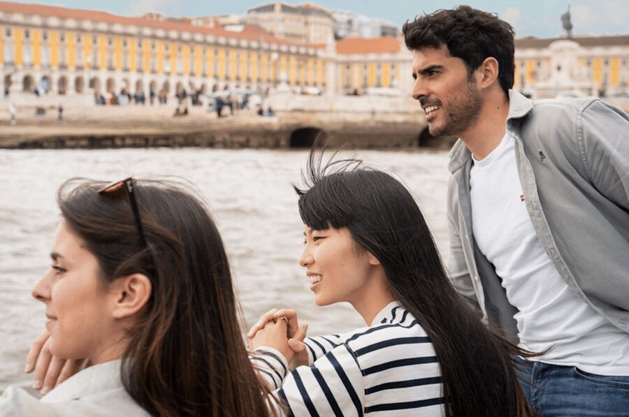 Lisbon: Private Boat Trip, Guided Walking Tour, Bike & Tram - A fast, active introduction to Lisbon