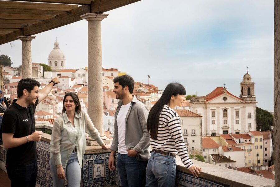 Lisbon: Private Boat Trip, Guided Walking Tour, Bike & Tram - Cycling the flat Tagus route to Belém