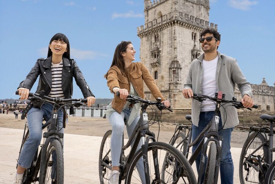 Lisbon: Private Boat Trip, Guided Walking Tour, Bike & Tram - Belém, Jerónimos, and the pastry stop