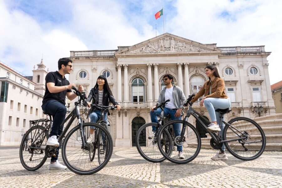 Lisbon: Private Boat Trip, Guided Walking Tour, Bike & Tram - Returning by boat on the Tagus